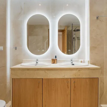 Luna Del Mar - Luxury With Jacuzzi Apartment