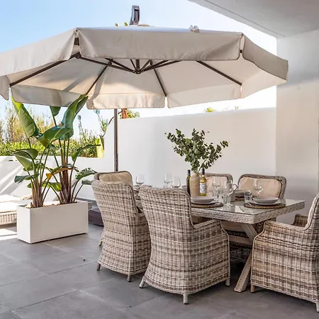 Luna Del Mar - Luxury With Jacuzzi Apartment