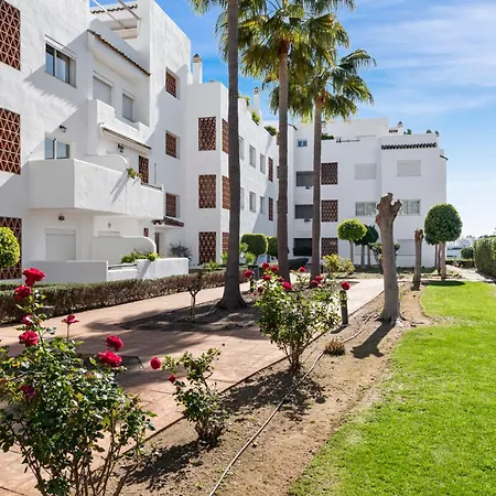 Apartment Luna Del Mar - Luxury With Jacuzzi Estepona