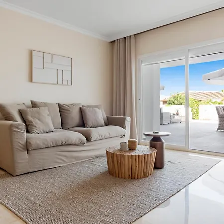 Apartment Luna Del Mar - Luxury With Jacuzzi Estepona